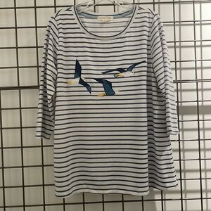 Striped 3/4 sleeve top with appliqués